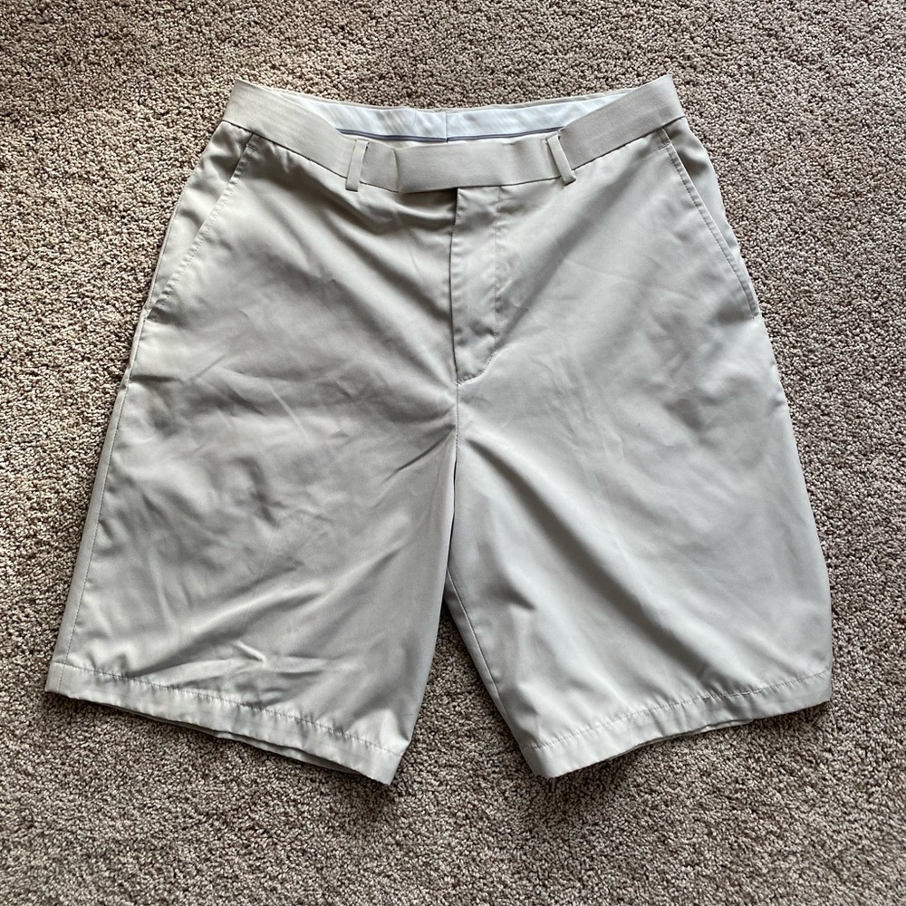 Men’s 34, Slazenger golf shorts
